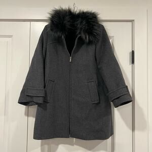 Zara Women's Grey Wool Jacket with Zipper and Faux Fur Collar Size‎ M